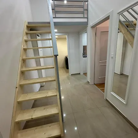 Newapt Right Next To Wenceslas Square 布拉格